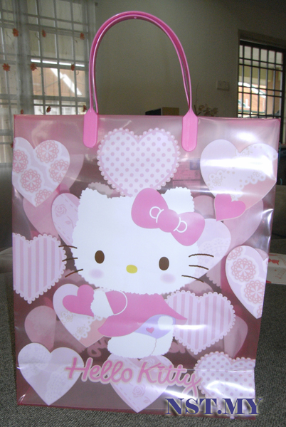 Hello Kitty Pink Shopping Bag